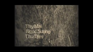 Phim Con Ma Nhà Họ Hứa (1972-1973) dựa vào câu chuyện có thật trong gia đình nhà họ Hứa, trước tiên xin nói sơ về họ Hứa, người Sài Gòn xưa có câu "ăn cơm chú Hỉ, ở nhà chú Hỏa", chú Hỏa ở đây tên thật là Hứa Bổn Hòa , vốn là dân Trung Hoa lưu lạc qua Việt Nam làm nghề bán lạc xoong, đồng nát. Nhờ tinh thần chịu khó làm ăn mà sau này chú Hỏa trở nên giàu có, sở hữu rất nhiều nhà cửa, đất đai (bệnh viện Sài Gòn hiện nay là do chú Hỏa xây), cùng với chú Hỉ là 2 người giàu có và nổi tiếng nhất đất 