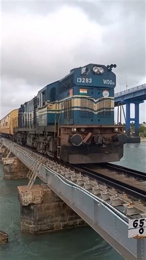 1964 में समुद्र ने निगल ली पूरी ट्रेन 🌊 _ Pamban Bridge Horror Story _ Indian Railways