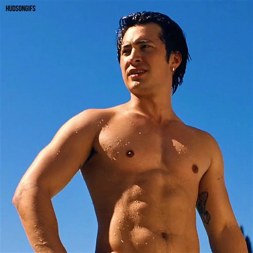 hudson williams gifs 🐠 (@hudsongifs) on X