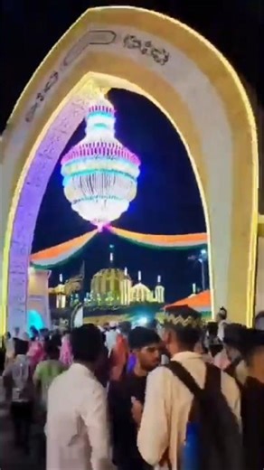 Jashn Manao Gajj Wajj Ke 💝#owaisrazaqadri #islam #punjabinaat #short #viral