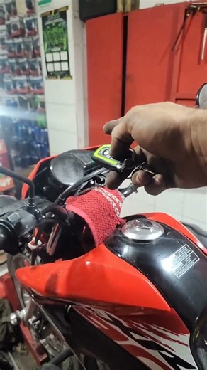 instalando alarma de moto xr 190#tutorial #automobile #mecanico