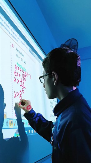 Explora Aprendizaje Innovador en Educa.com 🌟🖥️ Descubre un mundo de posibilidades educativas con nuestras pizarras digitales en Educa.com. Sumérgete en la experiencia única de aprender con tecnología y nuestro método innovador. 🚀💙#educacom #pizarrasdigitales #AprendizajeInnovador #metodoeduca #tecnologia #educacion