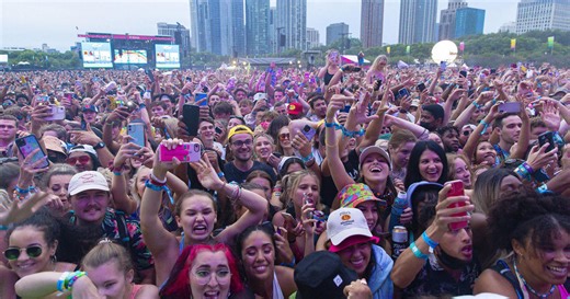 Lollapalooza kicks off in Grant Park