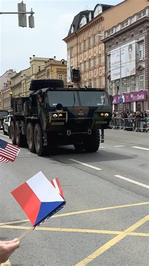 Amazing Oshkosh 8x8 Wrecker