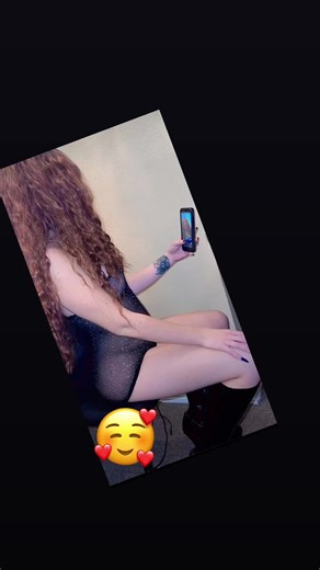 Sexy lil snow bunny 🐰 💯