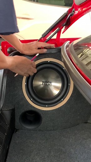 การติดตั้งตู้ซับเสียงในรถ BMW อย่างถูกต้อง