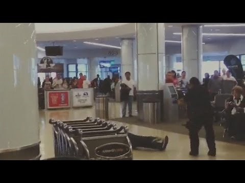 Suspect tasered, arrested at LAX Airport