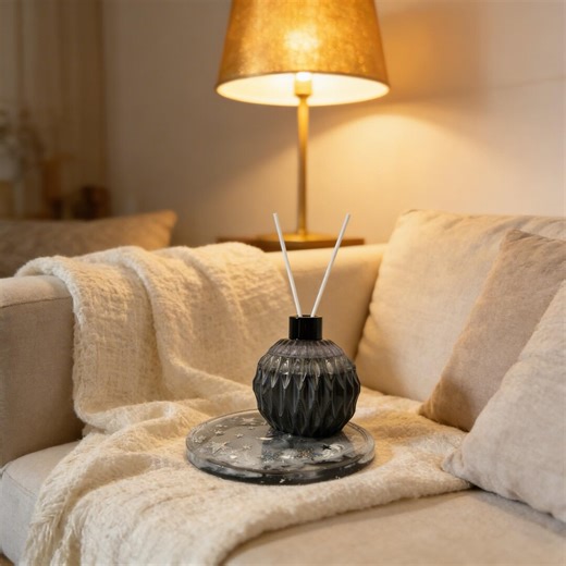 Handmade Epoxy Resin Reed Diffuser and Tray / Modern Decor, Gift, Aromatherapy Set, 1 Reed Included