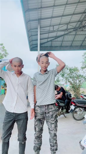 #ដៃគូបង់ប្រាក់ 👨🏻‍🦲👨🏻‍🦲