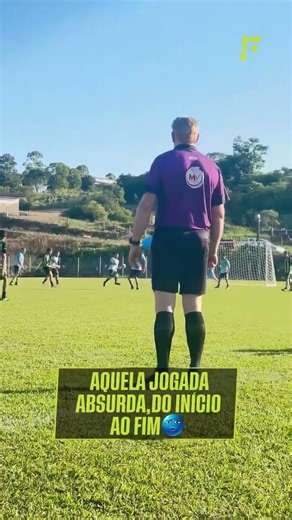Jogada absurda! 🤲 #futebol #golaço #futebolamador