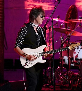 How Did Jeff Beck Die? Legendary British Guitarist Dies after Contracting Bacterial Meningitis, Weeks after Touring with Johnny Depp