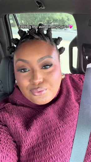 Little Miss always getting ready on the go. 💇🏽‍♀️