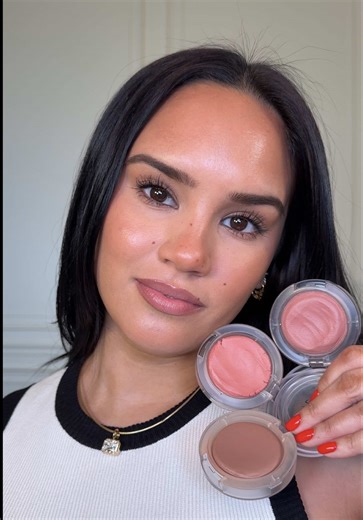 Top 3 MAC glowplay blush shades, these are a hybrid gel-to powder blush. #glowymakeup #blush #creamblush #newmakeup #makeupfavorites