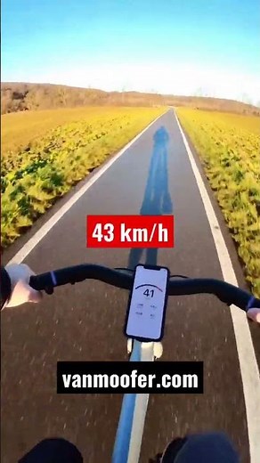 VanMoof S5 riding 43 km/h in EU Mode 🤩 Check Moofment App out! #bikelife #moofment #vanmoof #ebike