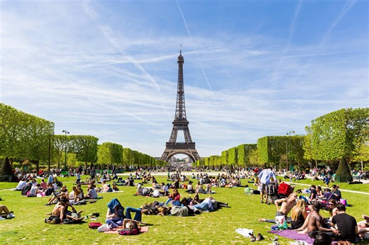 Paris Is Demolishing the Eiffel Tower, According to Wild Online Rumor