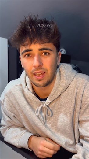 CHUS ORTEGA on Instagram: "Feliz a la cama con 50€ :) #trabajo #work #informatica #chusito #españa"