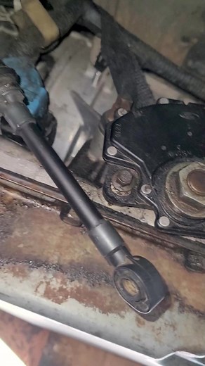 Customer States Transmission Shifter? #mechanic #customerstates #fordranger #automotive #fordranger4x4 #repair #transmission #transmissionrepair #mechanictok #mechanicsoftiktok #ford #chevy #dodge #transmissionbuildersoftiktok #trucktok #trucklife #cartok #transmissions #mechaniclife #carlife #foryou #fyp #fy