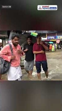 Kerala Floods: Kozhikode Waterlogged After Heavy Rain | Roads Turn Into Rivers