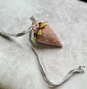 Handmade Strawberry Pincushion – Silk Velvet, Wool & Cotton Fabric, Beaded, Ribbon, Sand Filled, 4” Tall - Etsy