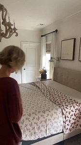 296K views · 1.2K reactions | Hosting for the holidays can be exhausting but getting a hotel-style bed doesn't have to be! ✨ @Shegaveitago takes you through her process to refresh a room in just a few easy steps. ​ https://cur.lt/puvejptet | The Company Store | Facebook