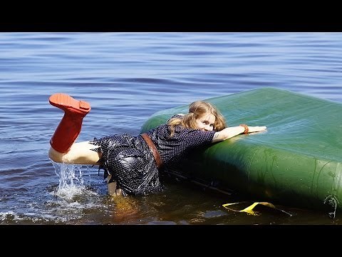 Hunter wellies & sky blue water