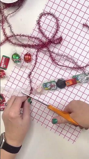 DIY Holiday Candy Leis 🍬🎄 | Easy Christmas Class Party Idea for Room Parents & Teachers
