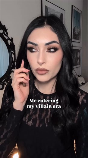 Carlotta on Instagram: "Reclaiming my energy ♐️ Basta comprendere sempre, cercare di capire, giustificare perché “io ho fatto terapia e lui no”, “magari non ha gli strumenti, per questo mi ferisce sempre quindi devo scusarlo”. GET YOUR FU*KIN ASS UP AND WORK, diceva la Kim K. Qua la festa è finita, andate dallo psicologo facendo un favore in primis a voi stessi e poi agli altri 😘"