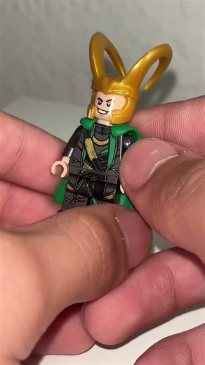 Loki Lego minifigure review (Avengers Loki)