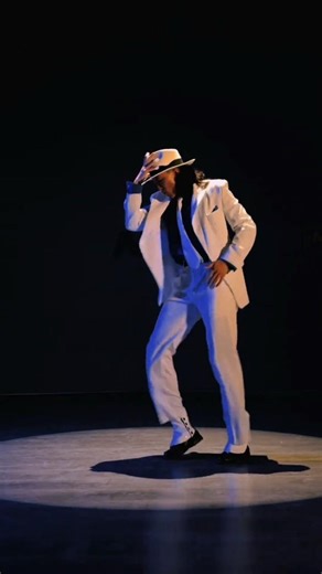 Michael Jackson's most famous song - smooth criminal