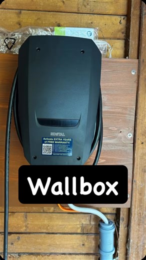 ETK on Instagram: "Wallbox Montage mit SmartMeter Verbindung ⚡️ #elektrotechnikkadi #etk #handwerker #elektrotechnik #elektriker #handwerk #montage #geselle #wallbox #ladestation #strom #baustelle"