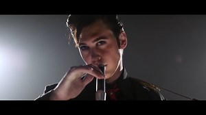 No sé ustedes, pero #ELVIS en #ScreenX, ¡va a ser como estar ante el rey del rock! 🤘🎤 Pronto en nuestras salas. | 4DX