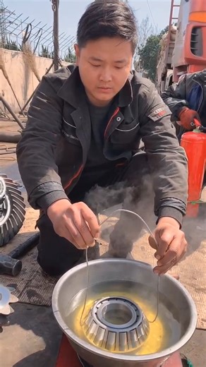 Auto Mechanic Technique 👍💯 #mechanic #reelsvideo #automechanic #mechanictechnique #reels2023 #foryou #automobile #reelsfb #fyp #fbreelsvideo #reelsinstagram #fbreels #fb #fyp #video #ad | Auto Mechanic