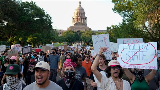 Austin protesters disperse peacefully nearly 2 hours after 'No Kings' protest ends
