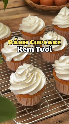 Cách làm bánh cupcake kem tươi dễ dàng