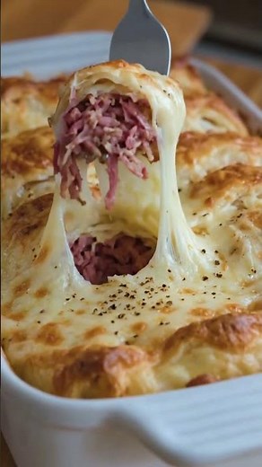🥐🧀 Baked Reuben Croissant Casserole (Heaven on a Plate!)