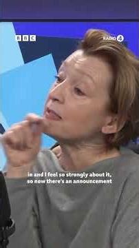 Is it right to take pictures at the end of a performance? - BBC