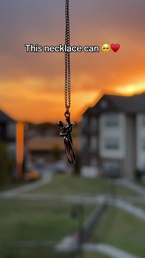 A hug in form of a necklace 🥺♥️ #necklace #giftideas #romance #couples