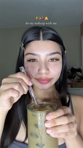Do My Makeup with Me: A Glamorous Tutorial