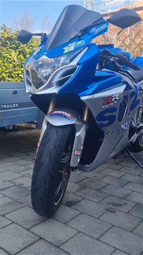 Suzuki GSX R1000 L1