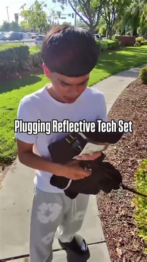 Reselling reflective tech #reselling #niketechfleece