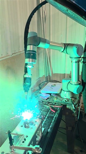 Aluminum MIG Welding Automation with UR10e Cobot + Fronius TPSi 400