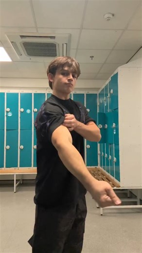 Cal 𖤐 on Instagram: "London tmrw :p code cal @breathedivinity #aesthetic #gym #gymmotivation #06 #reels #explorepage"