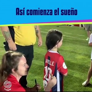 141K views · 2.1K reactions | Rose Lavalle conoce a Rose Lavelle 殺 Al final del partido entre Washington Spirit vs Houston Dash, una pequeña de siete años se le acercó a la campeona del mundo, Rose Lavelle, y se llevó una gran sorpresa... ❤️ Vía: Brian McNally | fridapop | Facebook