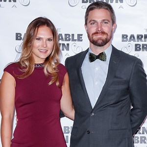 Arrow's Stephen Amell Addresses Claim He Was "Forcibly Removed" From Flight After Fight With Wife