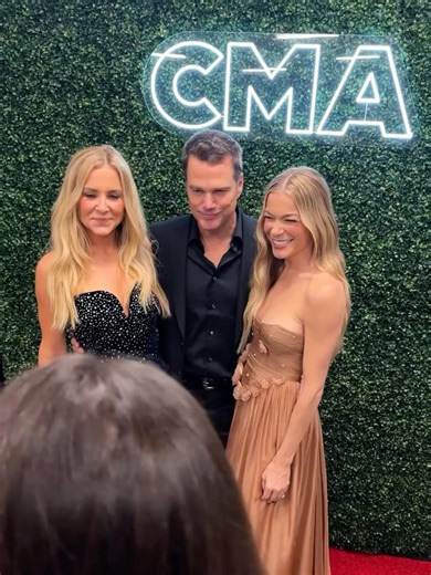 Jessica Capshaw Updates on Instagram: "Jessica Capshaw met and got reunited with some friends at the 2025 CMA Awards. (via jessicacapshaw) #jessicacapshaw #teamcapshaw #jcap #explore #explorepage"