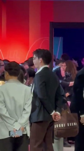 MewTul interacts with his fans 💓💓 #mewtul #mewsuppasit #tulpakorn #alwaysmew #mewlions #love #shorts