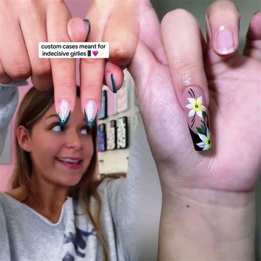 it all makes sense the end just trust me😭💅🏼#nails #smallbusiness #phonecase #shopsmall #nailart