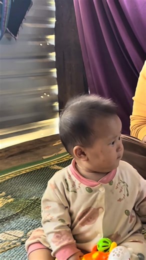 It seems they really like playing with this toy. #fblifestyle #competition #holidays #singer #thursday | Ma Thi Ngoan Life.