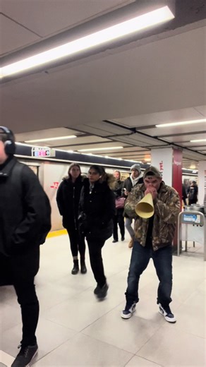 Moose Calls in the Concrete Jungle - Moose Calling 101 Urban moose calling. real moose calls, real reactions. Like, share, and follow for more #Toronto #MooseCalling101 #MooseCall #BullCall #CowCall