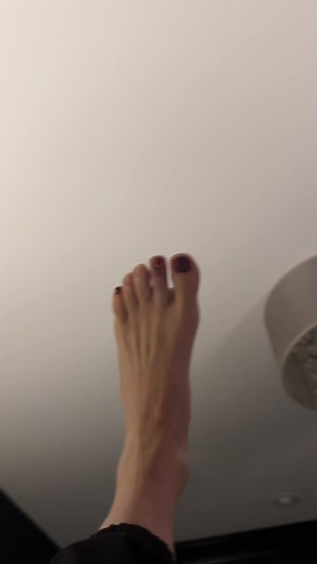 C’mon. I want to be babied but no one cares about toes. Poor toe. Poor jenny. Baby me damnit! 🤣